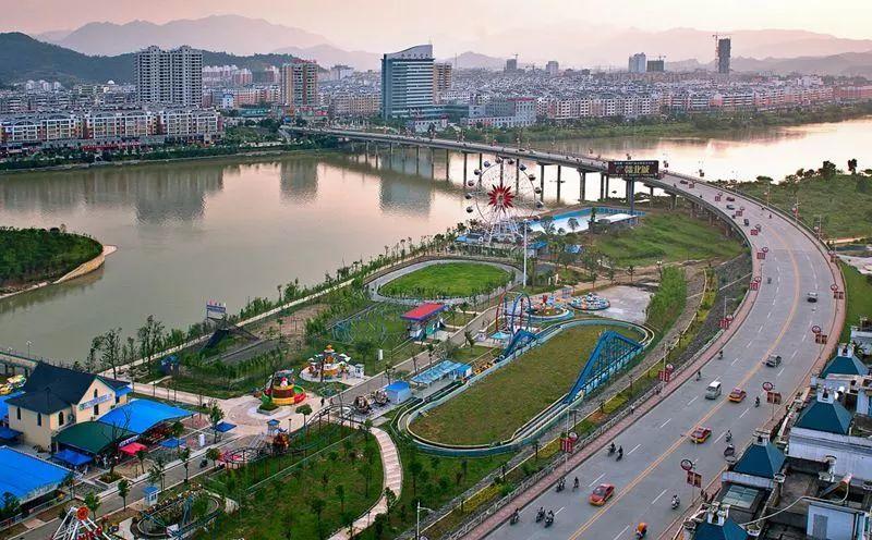 修水縣41臺秸稈禁燒巡航無人機正式“上崗”(圖1)